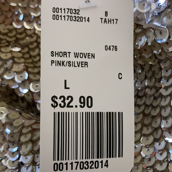 NWT Forever 21 Silver Sequin Shorts Size L - Picture 10 of 10